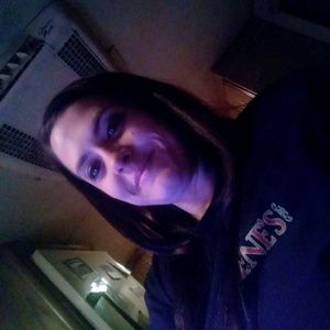 Meet your Posher, Desiree